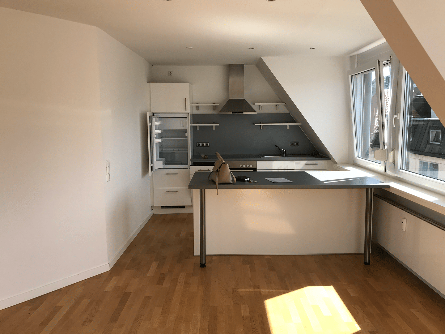 Helle 2-Zimmer-Wohnung mit Festungsblick in bester Innenstadtlage von Würzburg – Würzburg – Vorschaubild 2