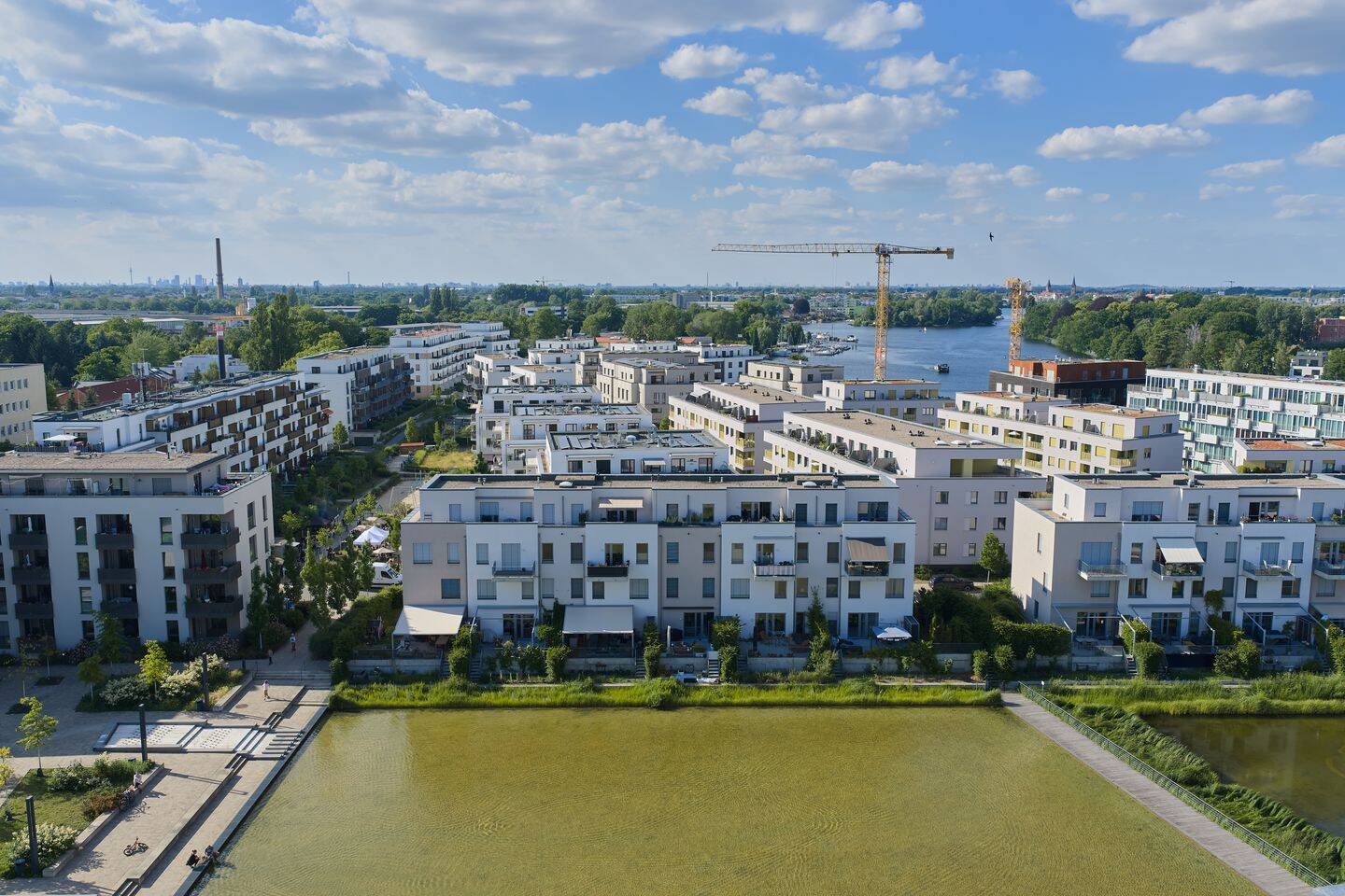 Modernes Wohnen am Wasser - Hochwertige Dachgeschosswohnung mit Dachterrasse, Aufzug und Wasserblick – Berlin – Vorschaubild 2