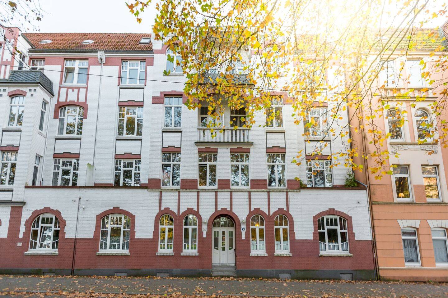 Große 3-Zimmer-Wohnung mit Altbau-Charme in Bremerhaven-Lehe!