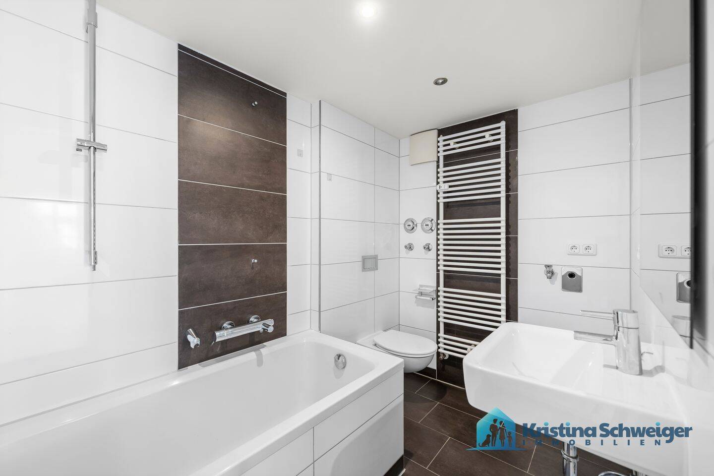 Im Herzen der Innenstadt & leerstehend! Renovierte 2 Zimmer-Whg. in kernsaniertem Haus – Fürth – Vorschaubild 7