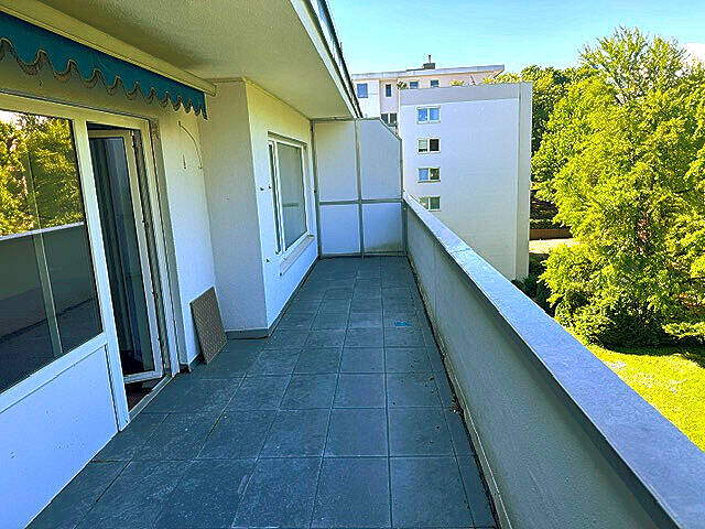 Zentrale neu renovierte Penthousewohnung mit Aufzug 103 m² – Nürnberg – Vorschaubild 2