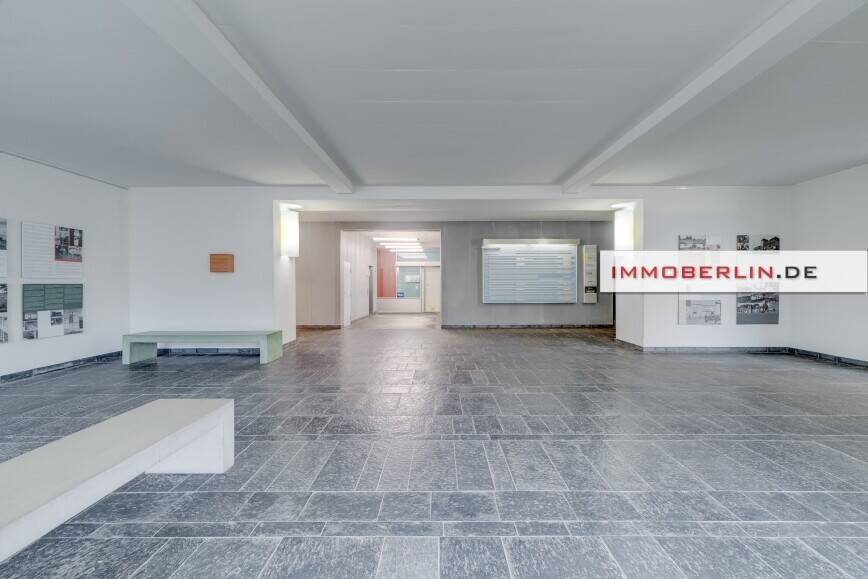 IMMOBERLIN.DE - Exklusive 3-Zimmer-Wohnung mit Loggia im Corbusierhaus nahe Olympiastadion – Berlin – Vorschaubild 3