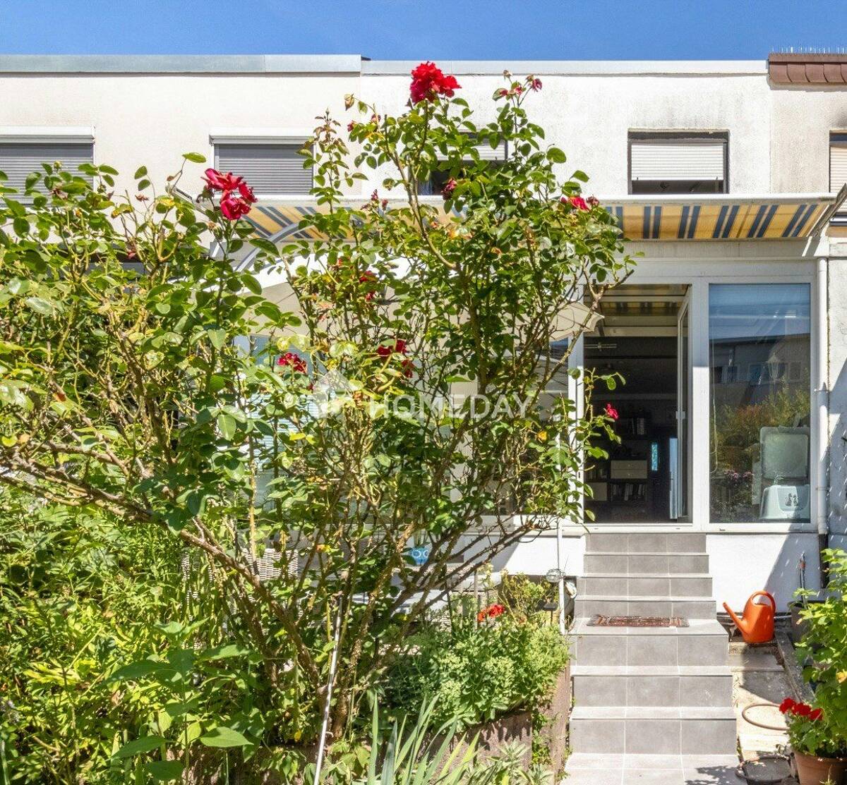 Frankfurt-Praunheim: Gemütliches Reihenmittelhaus mit Wintergarten, Keller und Garten – 60488 Frankfurt am Main – Bild 1 von 9