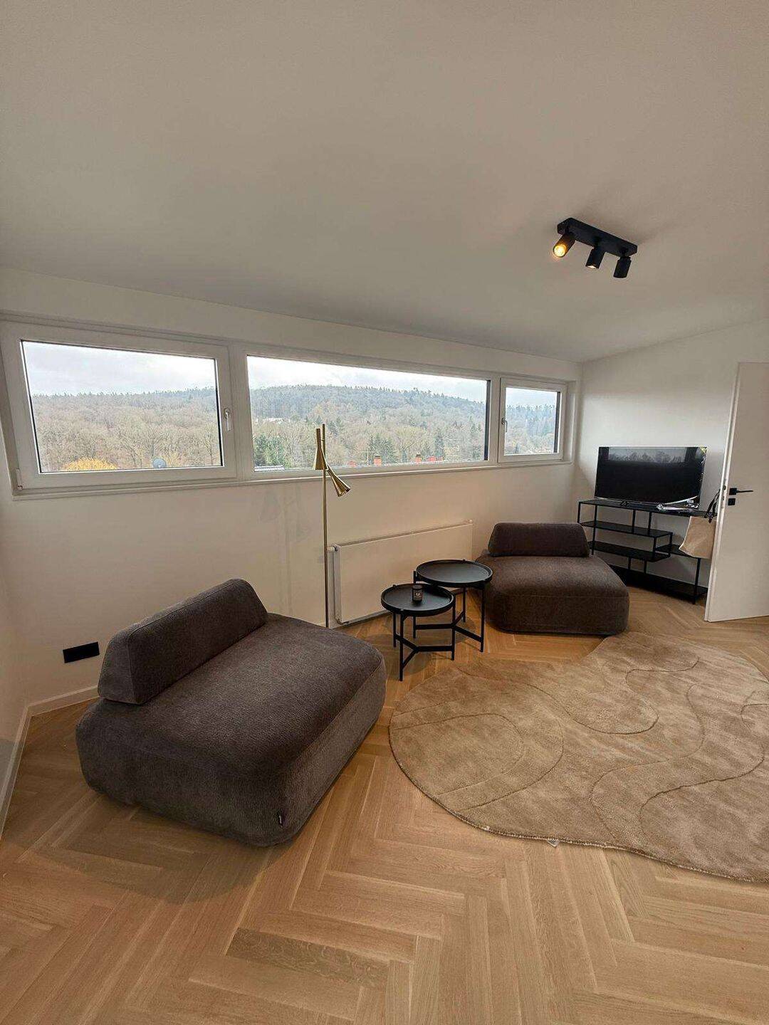 TRAUMwohnung mit hochwertiger Möblierung & Design-Küche – Stuttgart – Vorschaubild 6