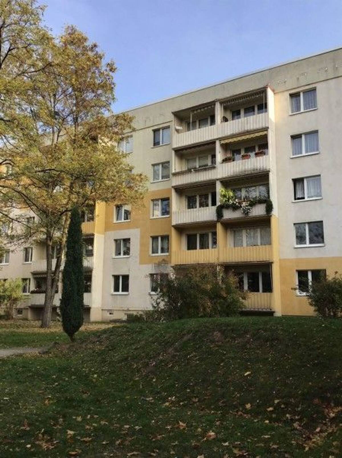 WG gerechte Wohnung mit Balkon! – 1257 Dresden – Bild 1 von 6