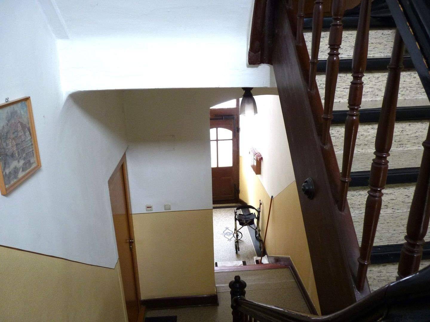 Doppelhaushälfte mit 3 Wohnungen, kleiner Gartenbereich, Hof und Scheune in Heidingsfeld – Würzburg – Vorschaubild 7
