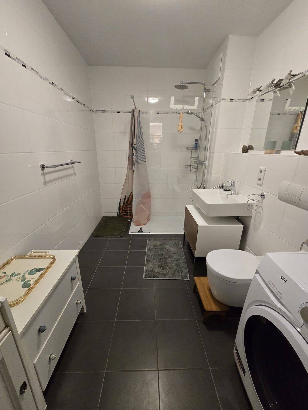Zwischenmiete von Mitte August bis Februar 2027 evtl Übernahme des Vertrags Gemütliche Wohnung + möbliert – München – Vorschaubild 8