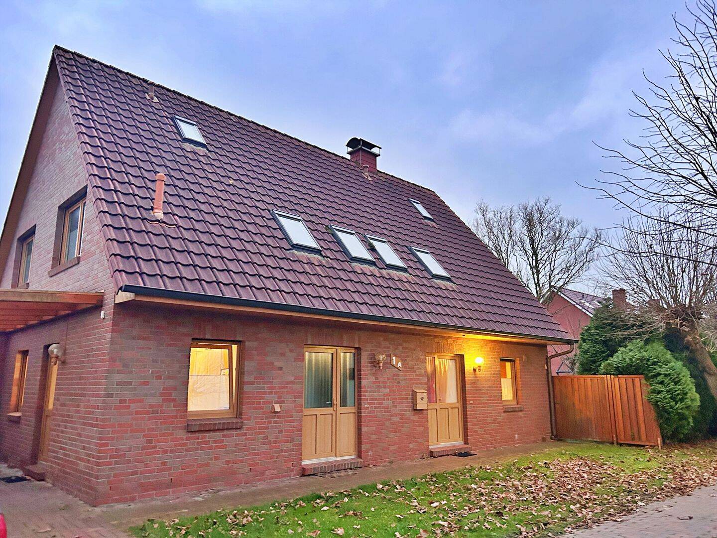 Einfamilienhaus mit Einliegerwohnung in TOP Lage von Hooksiel - Wohnen und/oder Vermieten