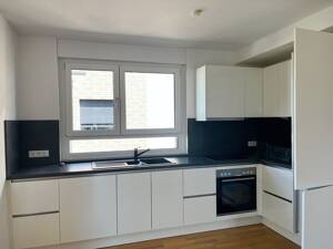 Mainz: Dreizimmerwohnung mit EBK, Balkon und Stellplatz in Finthen – 55126 Mainz – Vorschaubild 2