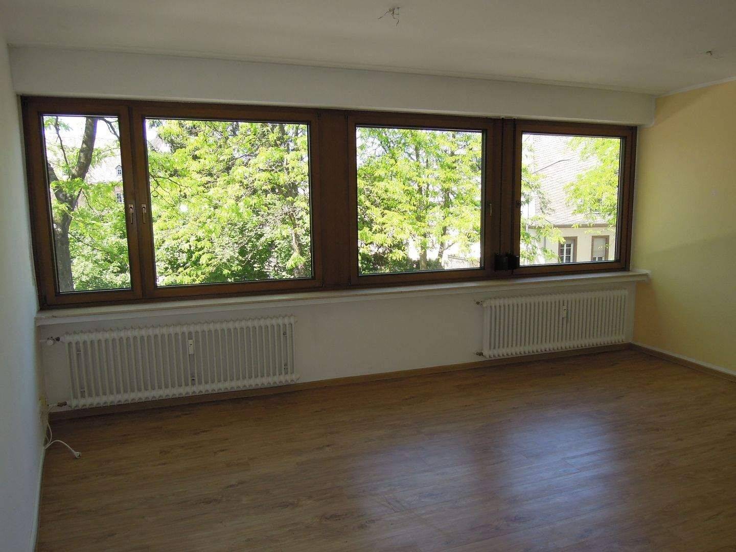 Trier, Nähe Konstantin Basilika und Palastgarten - Helle 3 ZKB Wohnung in einem Dreifamilienhaus zu verkaufen !