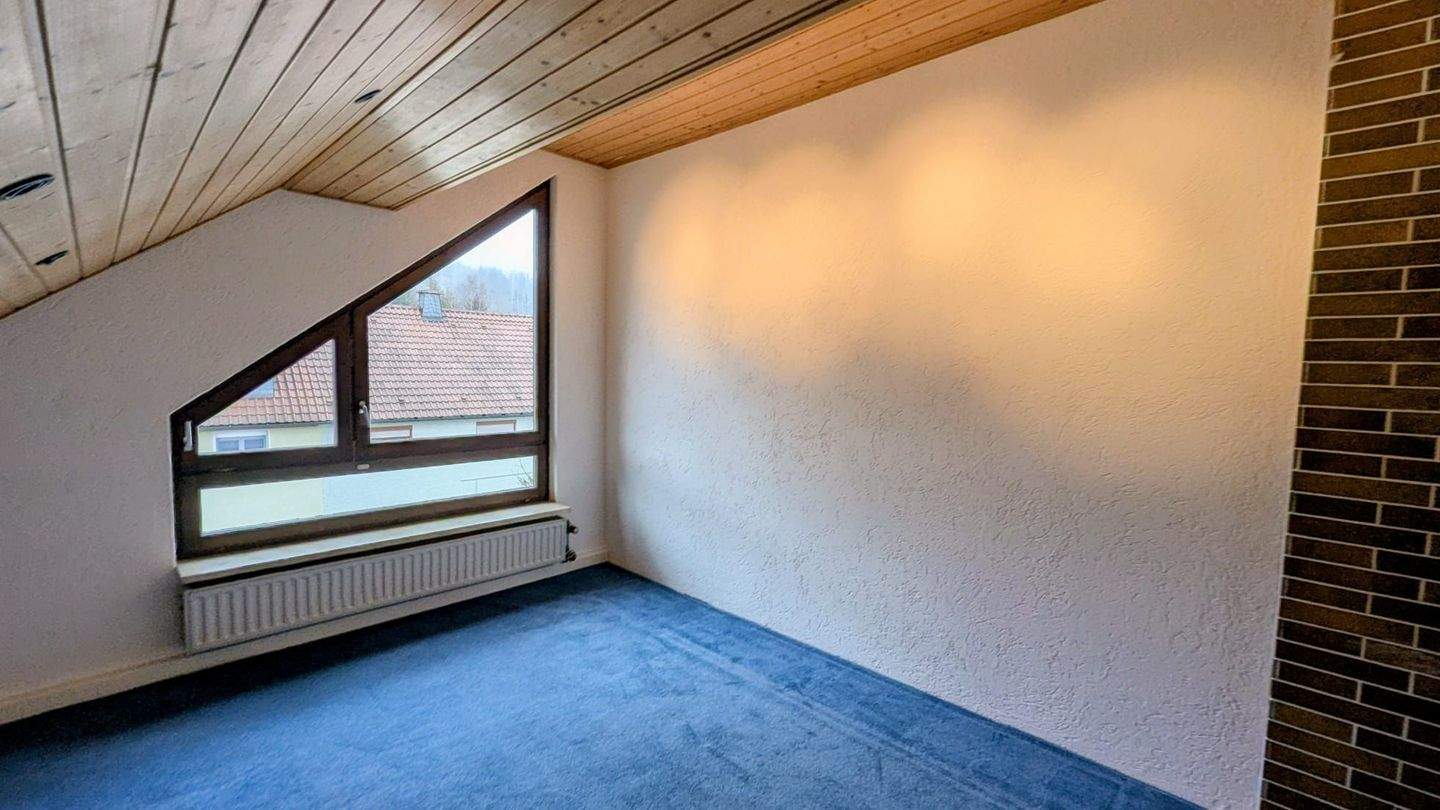 Hier können Sie sofort Einziehen, Großzügiges 8-Zimmer-Haus mit Garten in Rothenkirchen, Pressig – Pressig – Vorschaubild 7