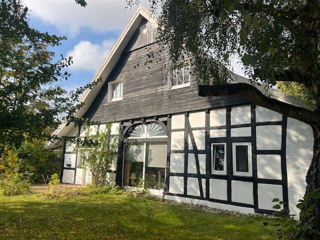 Fachwerkhaus in ruhiger Lage mit Einliegerwohnung – Rödinghausen – Bild 1 von 9