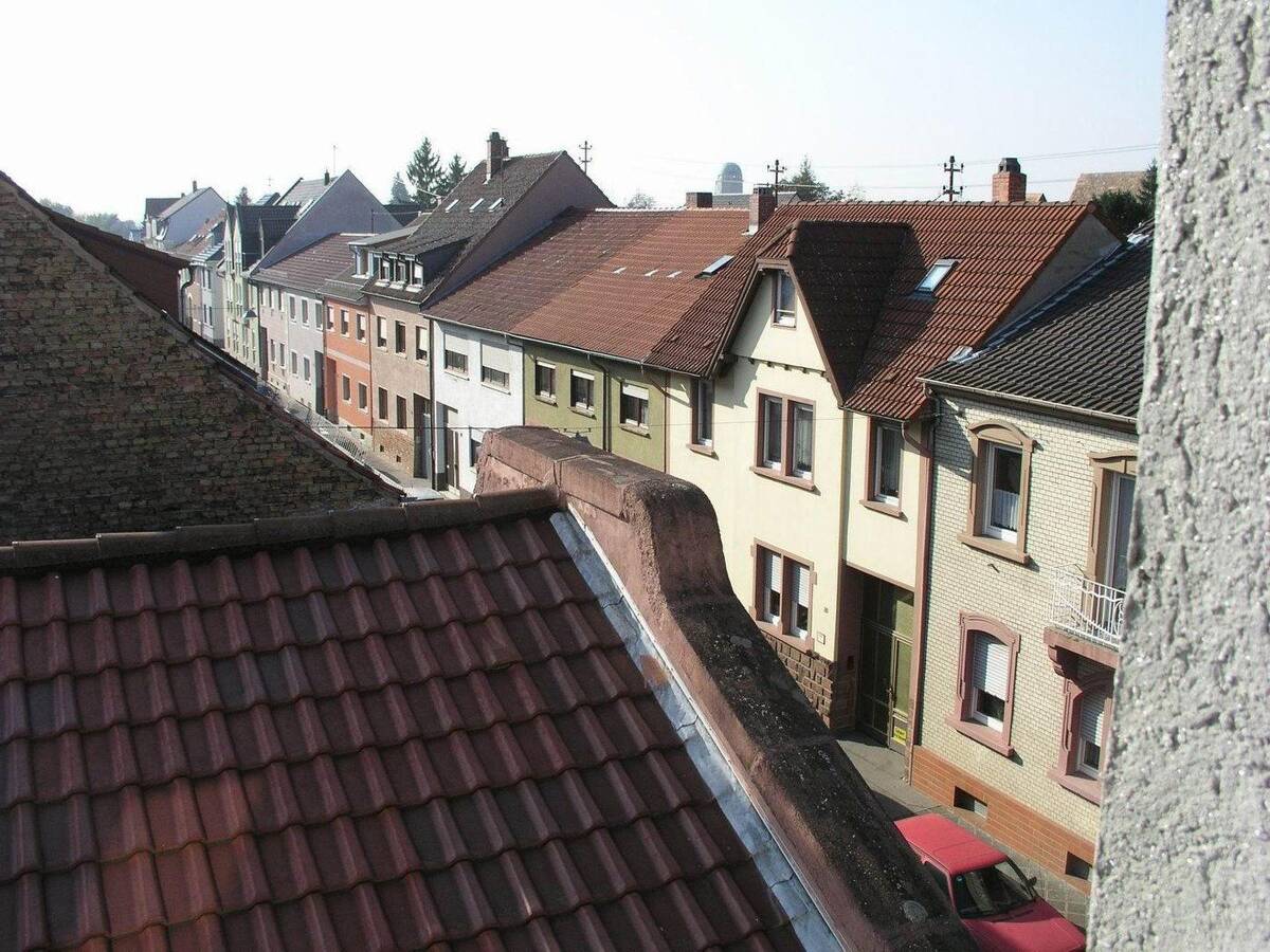 !provisionsfrei+WG-geeignet helle hochwertig sanierte 4 ZKB Altbauwohnung in Seckenheim – 68239 Mannheim – Bild 1 von 9