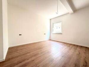 Kernsaniert & erstmals verfügbar – Moderne 3-Zimmer-Wohnung am Dutzendteich – 90478 Nürnberg – Vorschaubild 3