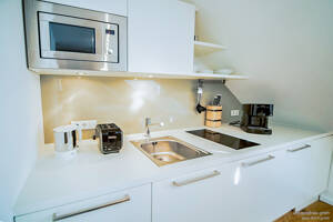 Welc(H)ome® by RIDA FLATS - CGN City: All-in! Internet, Balkon & Top Lage – 50670 Köln – Vorschaubild 3