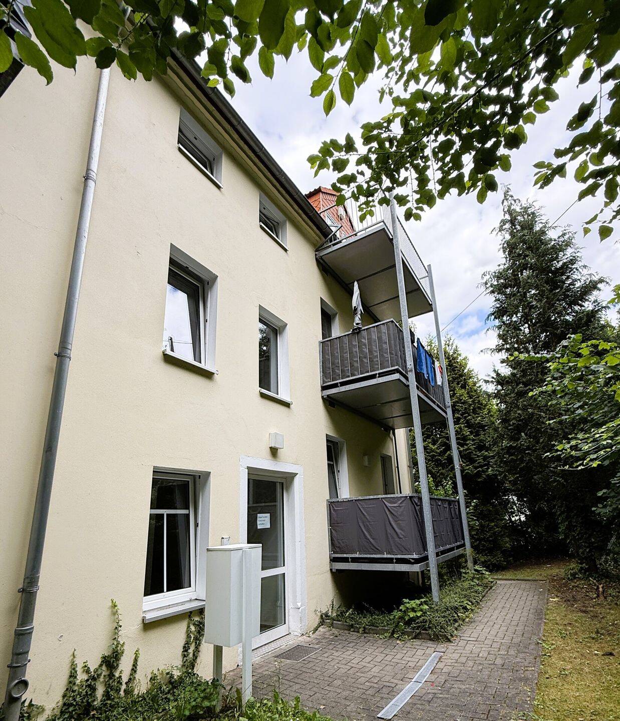 Gepflegtes Mehrfamilienhaus mit Balkonen in Meißen – Meißen – Vorschaubild 4