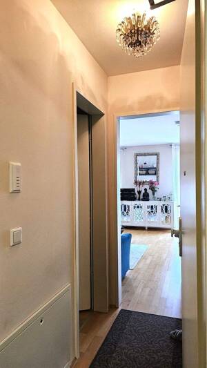 * Die perfekte Wohnung ! Lage direkt am Park * Lift* Tiefgarage * – 80797 München – Vorschaubild 2