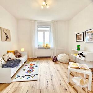 Über Frankfurts Dächern: 4-Zimmer-ETW mit Skylineblick, Balkon & Einbauküche - provisionsfrei – 60388 Frankfurt am Main – Vorschaubild 2