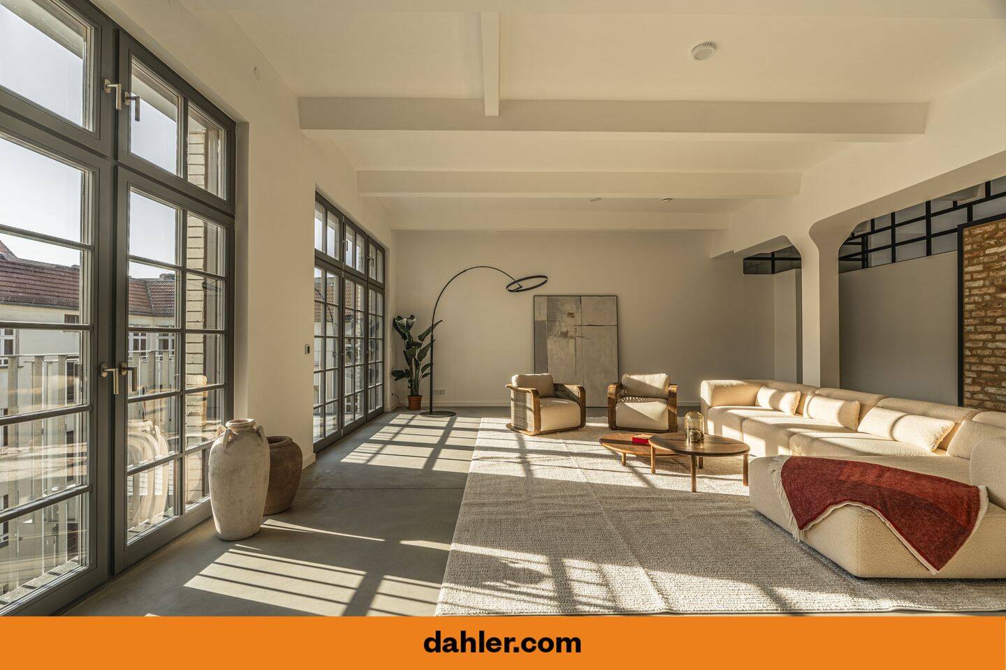 Loftliving am Landwehrkanal - Historischer Fabrikaltbau trifft Design – Berlin – Bild 1 von 9
