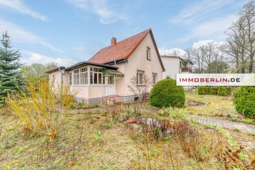 IMMOBERLIN.DE - Charaktervoller Klassiker! Haus mit Südwestgarten in familiärer Lage – Schulzendorf – Bild 1 von 9