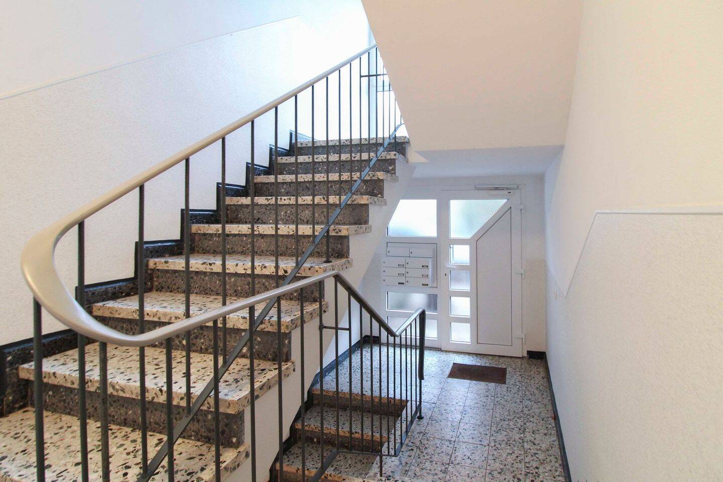 Gepflegte Wohnung mit Balkon in begehrter Lage von Essen-Burgaltendorf – Essen – Vorschaubild 8