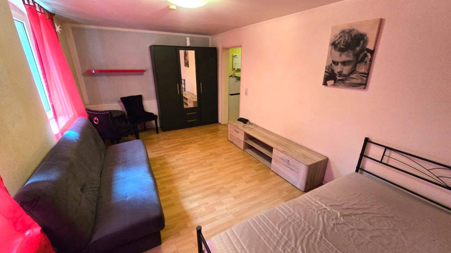 DU-Ruhrort, Hafenstraße 76 - Möbliertes Kleinapartment ab August zu mieten !!!