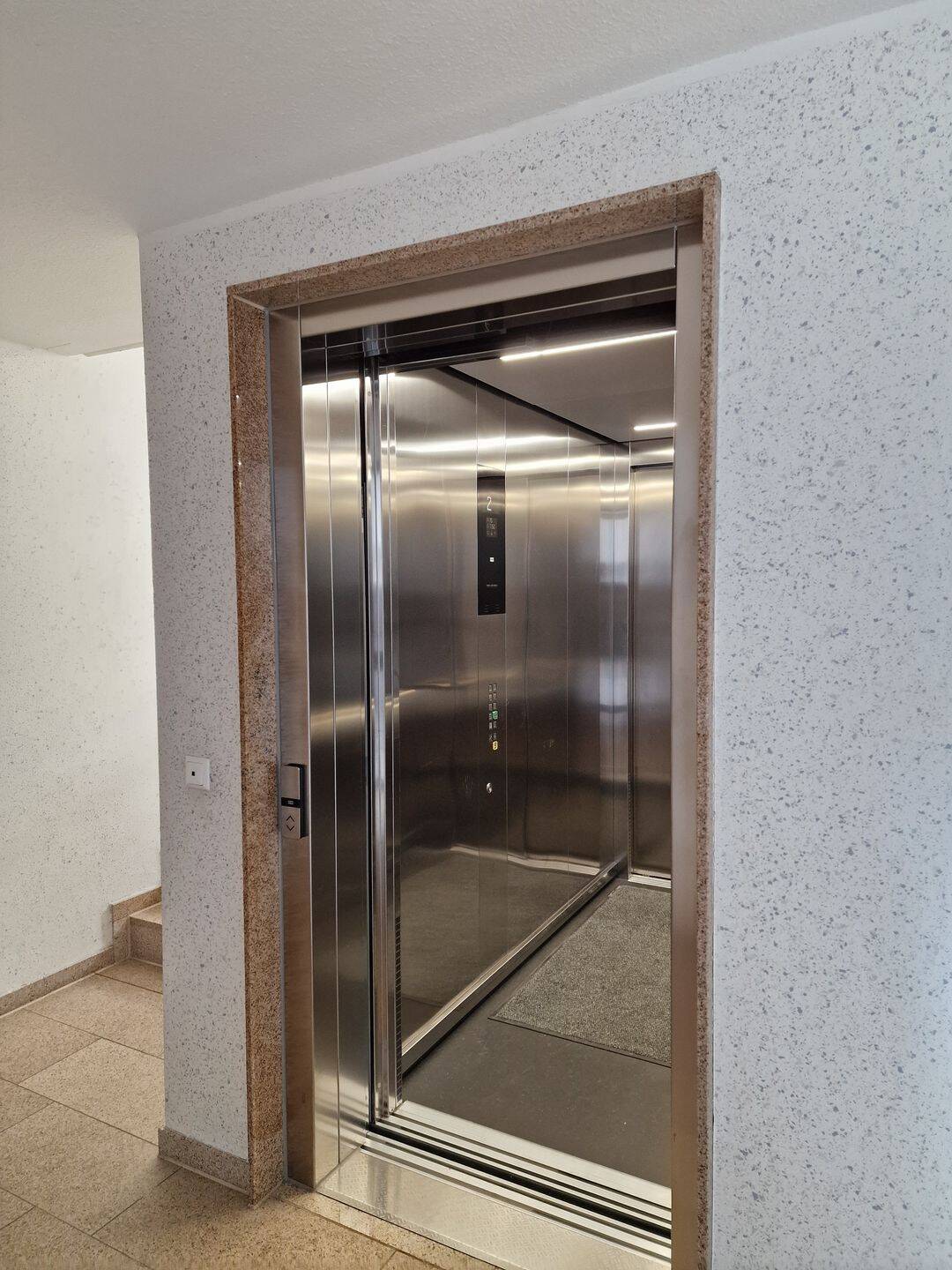 Zentral und ruhig: Neuwertige 3-Zimmer-Wohnung mit Superschnitt – Stuttgart – Vorschaubild 7