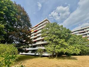 Renovierungschance in Düsseldorf-Lörick: 2-Zimmer-Wohnung mit perfektem Grundriss und TG-Stellplatz