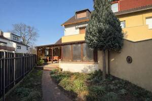 Frankfurt-Griesheim: Große Doppelhaushälfte in gesuchter Lage! – 65933 Frankfurt am Main – Vorschaubild 3