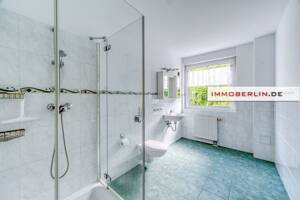 IMMOBERLIN.DE - Wohlfühllage! Fabelhaftes Haus in zweiter Reihe mit idyllischem Sonnengarten – 13088 Berlin – Vorschaubild 7