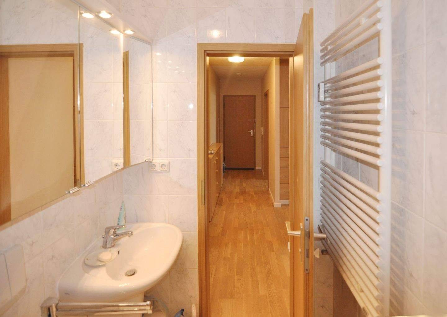 top Infrastruktur, ruhige Lage, auf Wunsch möbliert - NEU IM VERKAUF: 3 Zi.-Wohnung mit Südloggia – München – Vorschaubild 9