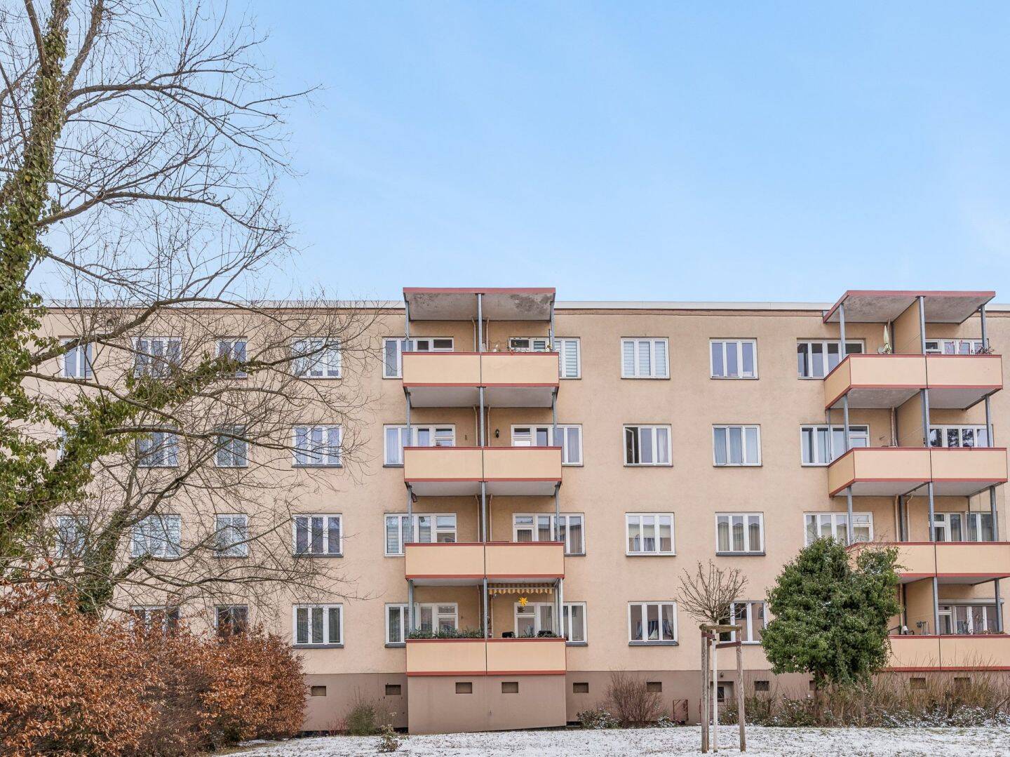 Helle und bezugsfreie 3-Zimmer-Altbauwohnung mit Balkon in Berlin-Steglitz – Berlin – Vorschaubild 2