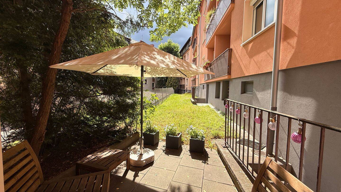 NEU! 2 Zimmer Wohnung nähe Hauptmarkt - EBK, neues Bad, Terrasse
