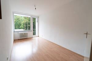 Frankfurt am Main: Helle 3-Zimmer-Wohnung im 3. OG - ideal für WGs – 60313 Frankfurt am Main – Vorschaubild 2