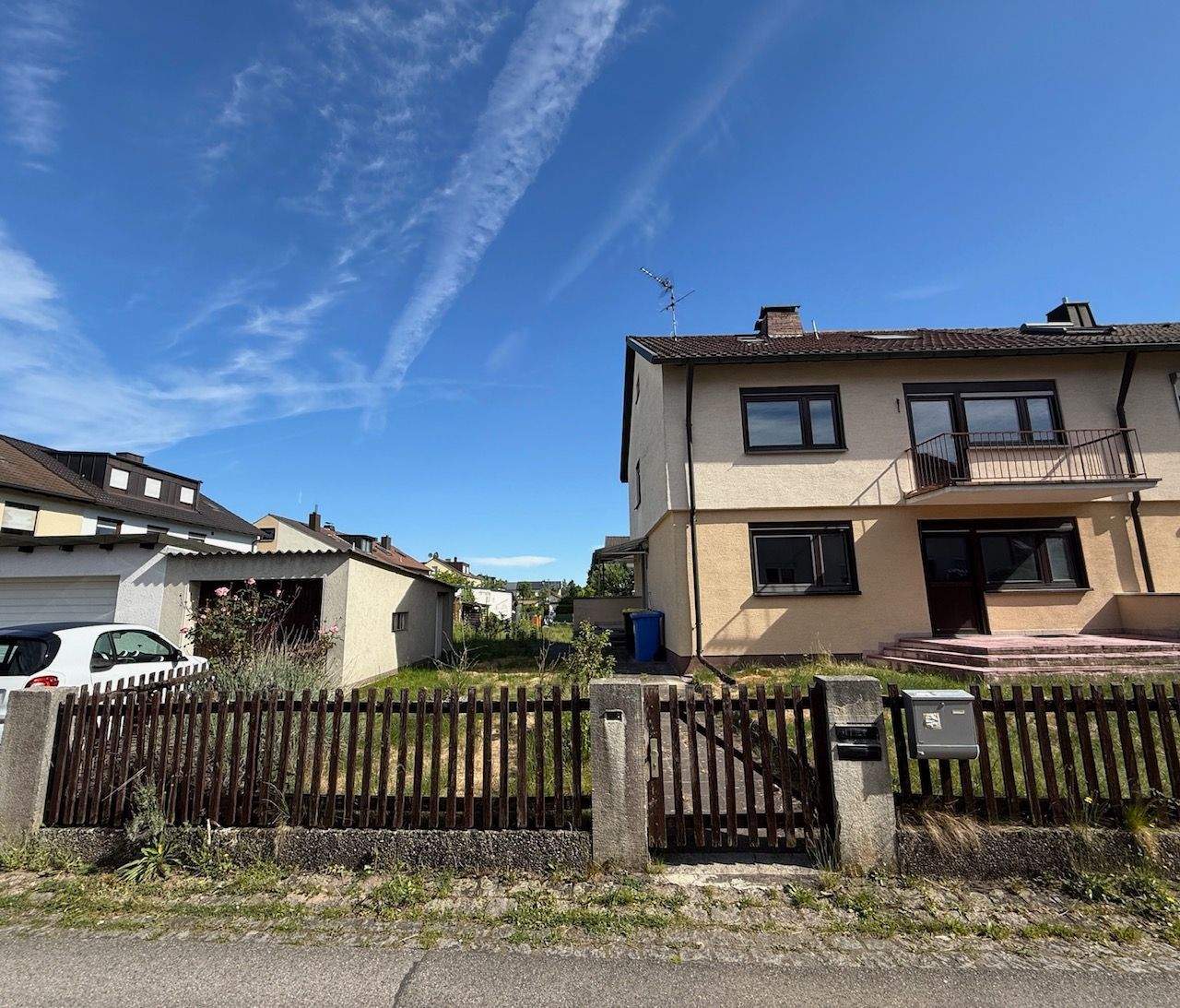 Großes Haus, Ideal für Familien mit Platzbedarf, mit 569 m² Grundstück, mit Garage und Gartenhaus