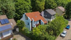 Stadtnah und direkt am Park! Familienheim mit spannender Architektur, 7 Zimmern und Garten – 93051 Regensburg – Vorschaubild 2