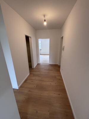 helle, komplett renovierte 2-ZKDB-Wohnung mit Balkon, Zentrum Aachen, Mariahilfstraße 1-3 ab sofort zu vermieten – 52062 Aachen – Vorschaubild 2