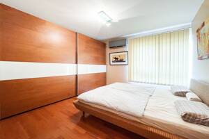 Trier-Ruwer: Moderne Villa in sehr gutem Zustand, Garten, Garagen, Wärmepumpe, PV, Wallbox, Umzäunt – 54292 Trier – Vorschaubild 9