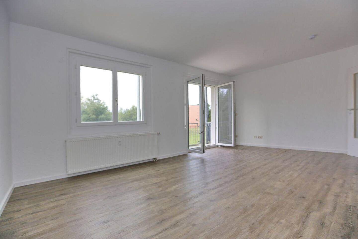 Waldesruh - Lichtdurchflutete Wohnung mit Balkon – Zossen – Vorschaubild 2