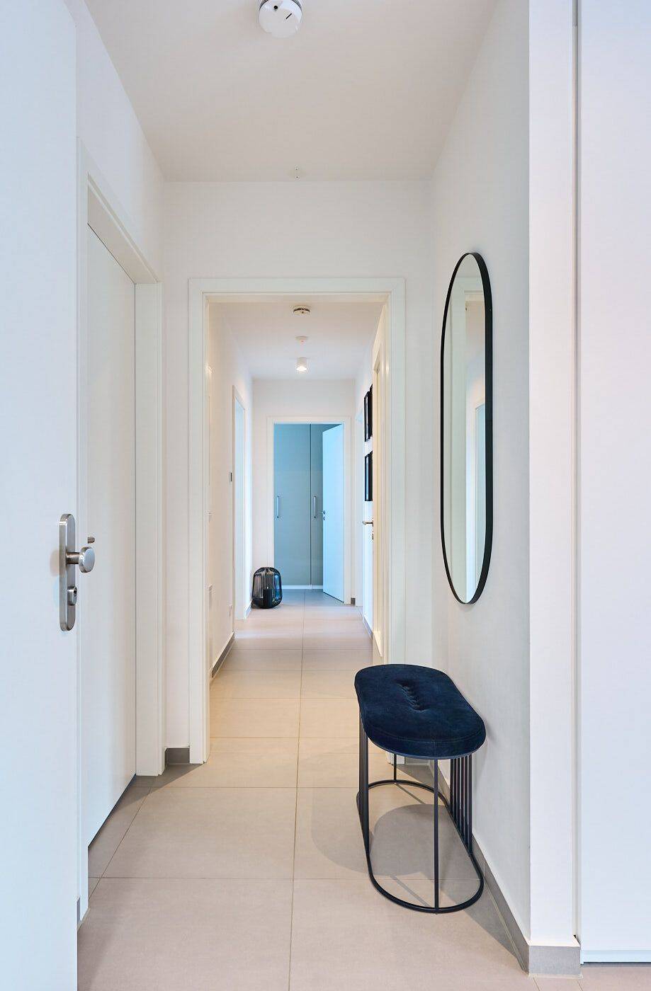 Hochwertige 4-Zimmer-Wohnung mit Penthouse-Atmosphäre - durchdacht statt Standard – München – Vorschaubild 3