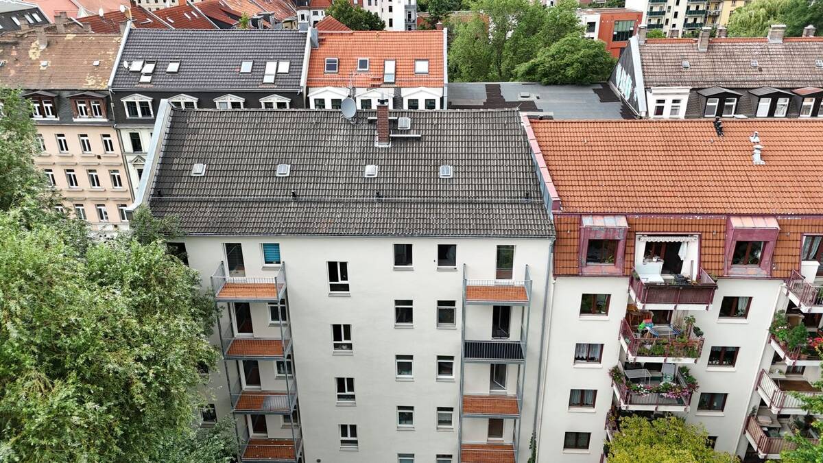 Grüner Ausblick inklusive - Charmante 2-Zhg. mit Balkon mit Denkmalschutz im Leipziger Osten! – 4315 Leipzig – Bild 1 von 9