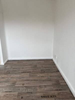 Jetzt eine helle frisch renovierte und sofort verfügbaren, 3 Zimmerwohnung mit Balkon mieten!! – 99869 Günthersleben-Wechmar – Vorschaubild 1