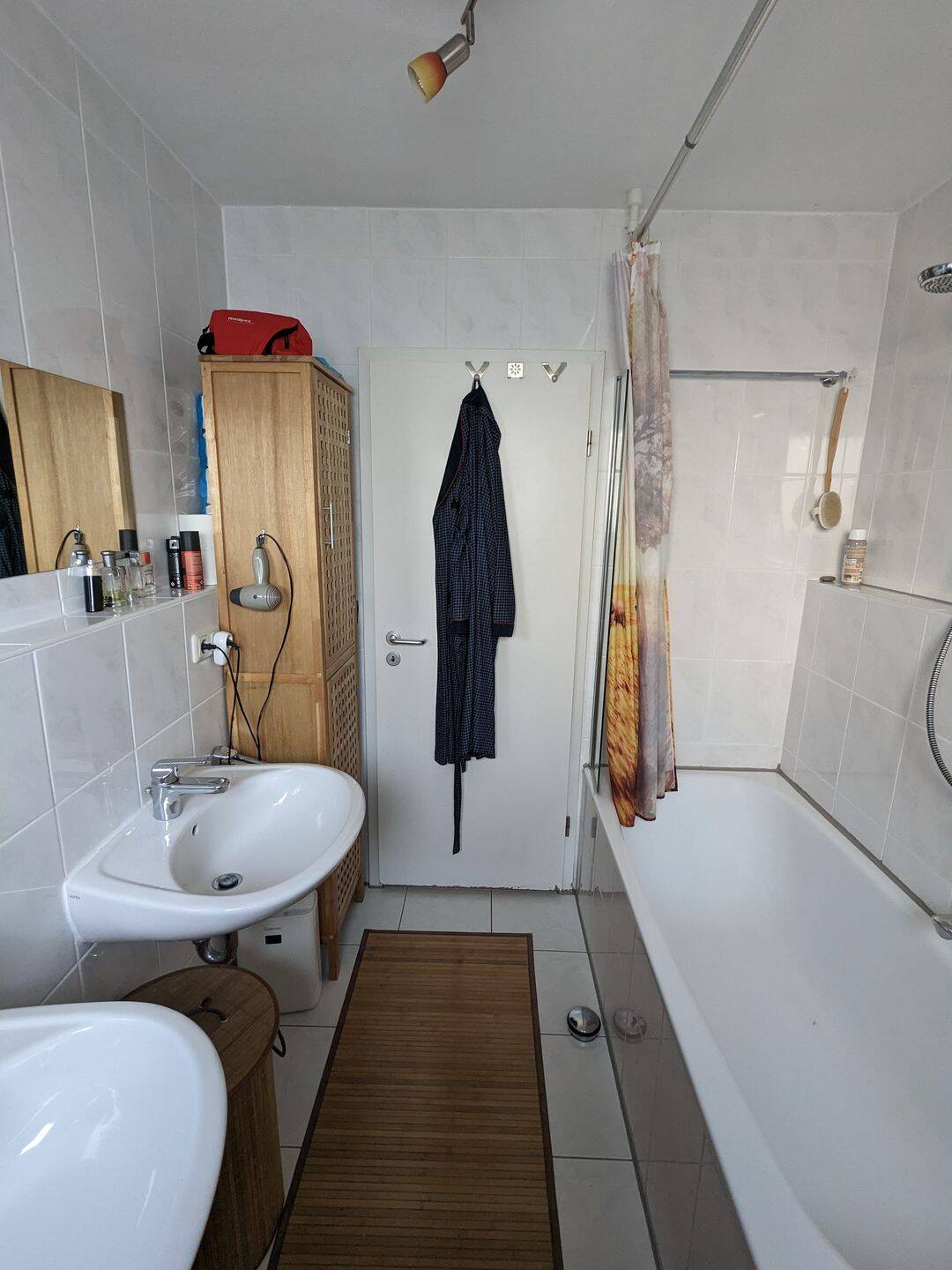 Möbelierte Wohnung 2 Zimmer, Küche, Bad – Augsburg – Vorschaubild 5