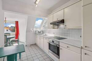 Helle Dachgeschosswohnung mit Loggia und viel zusätzlicher wohnlicher Nutzfläche im Dachgeschoss – 40470 Düsseldorf – Vorschaubild 9