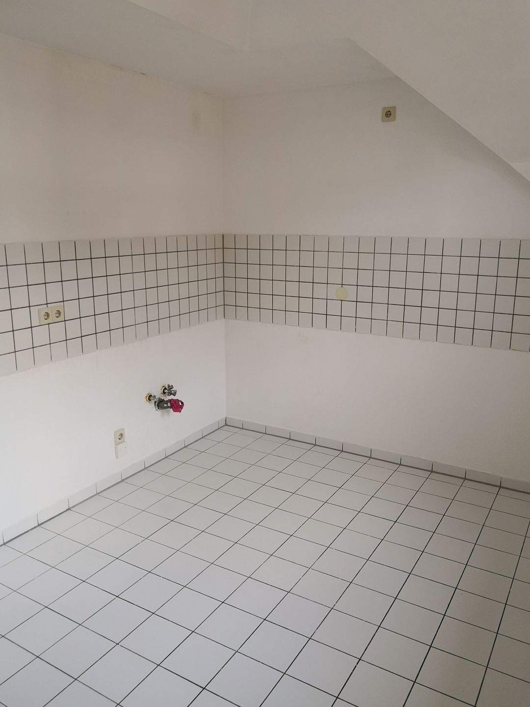 Schöne 2 Raum WG Wohnung mit Balkon in ruhiger Lage von Chemnitz – Chemnitz – Vorschaubild 3