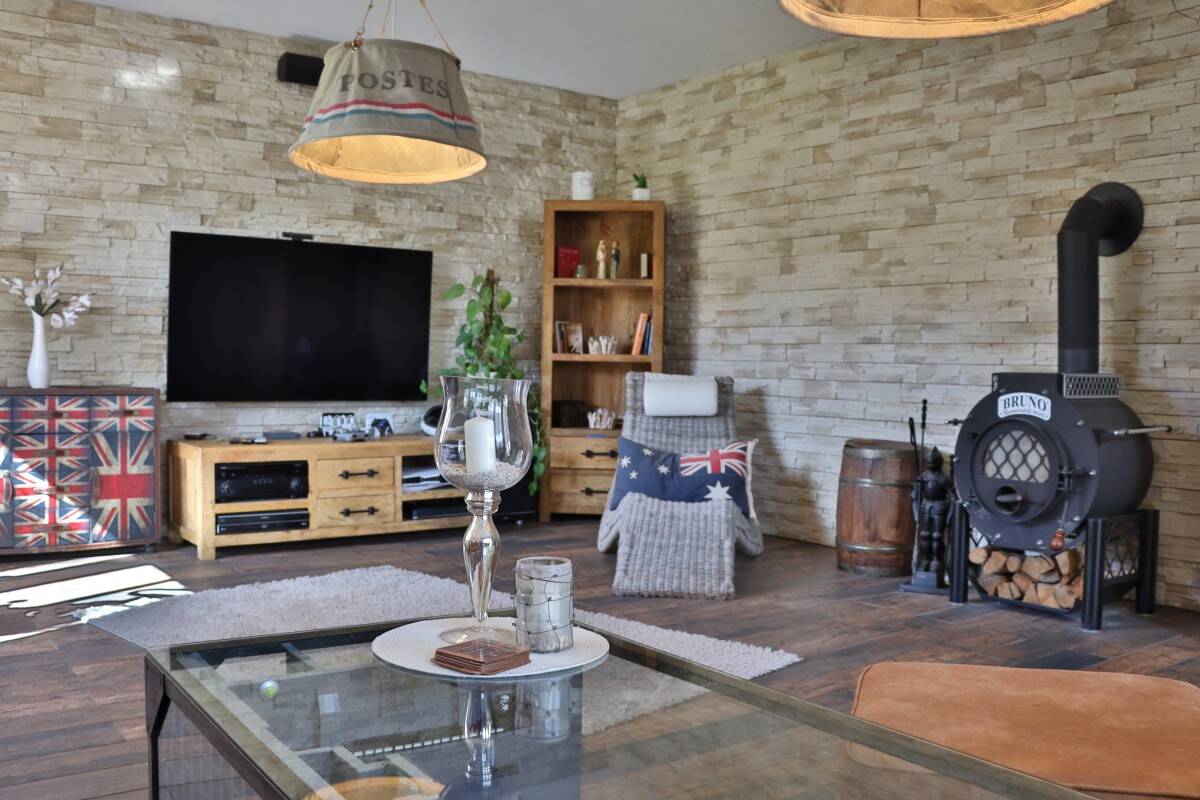 Attraktives Ein-/ Zweifamilienhaus mit PV- Anlage, Doppelgarage und Bauplatz in bester Ortslage – Lauenburg/Elbe – Vorschaubild 8