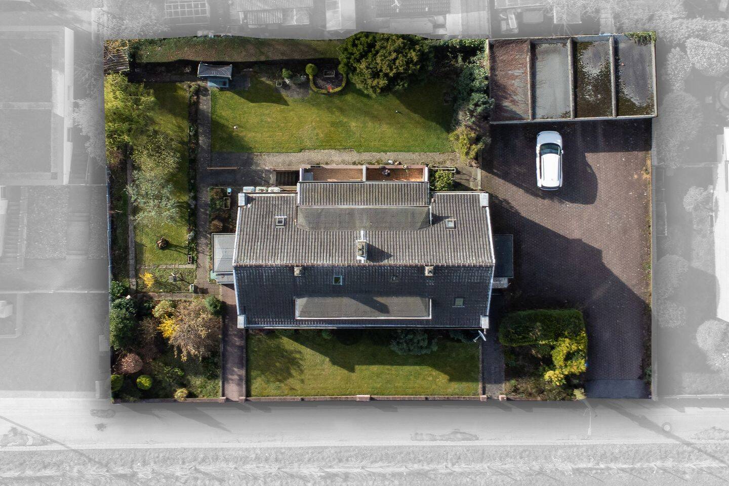 Doppelhaus - 2 Grundstücke - 4 Einheiten - 4 Garagen - Garten – Bochum – Vorschaubild 4