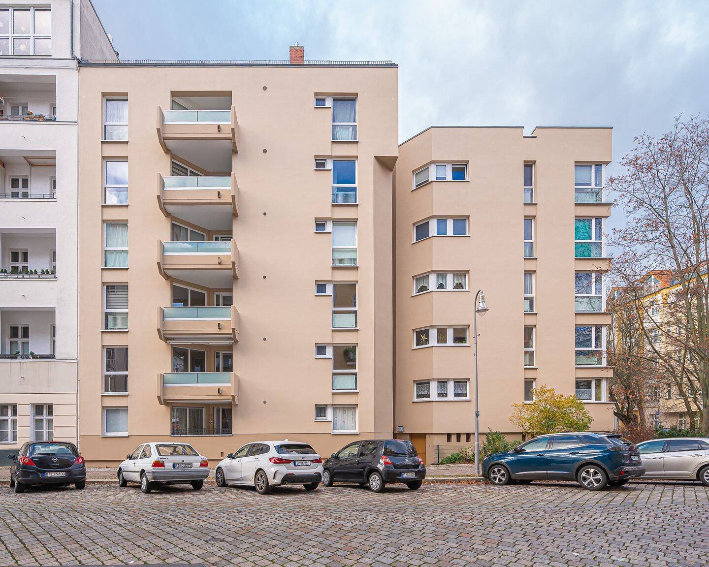 Projektentwicklung: Rohdachboden mit Baugenehmigung & Aufzug - ca. 100 m²