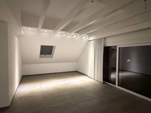 Moderne, sehr hochwertig ausgestattete 4,5 Zimmer-DG-Wohnung – 71069 Sindelfingen – Vorschaubild 4