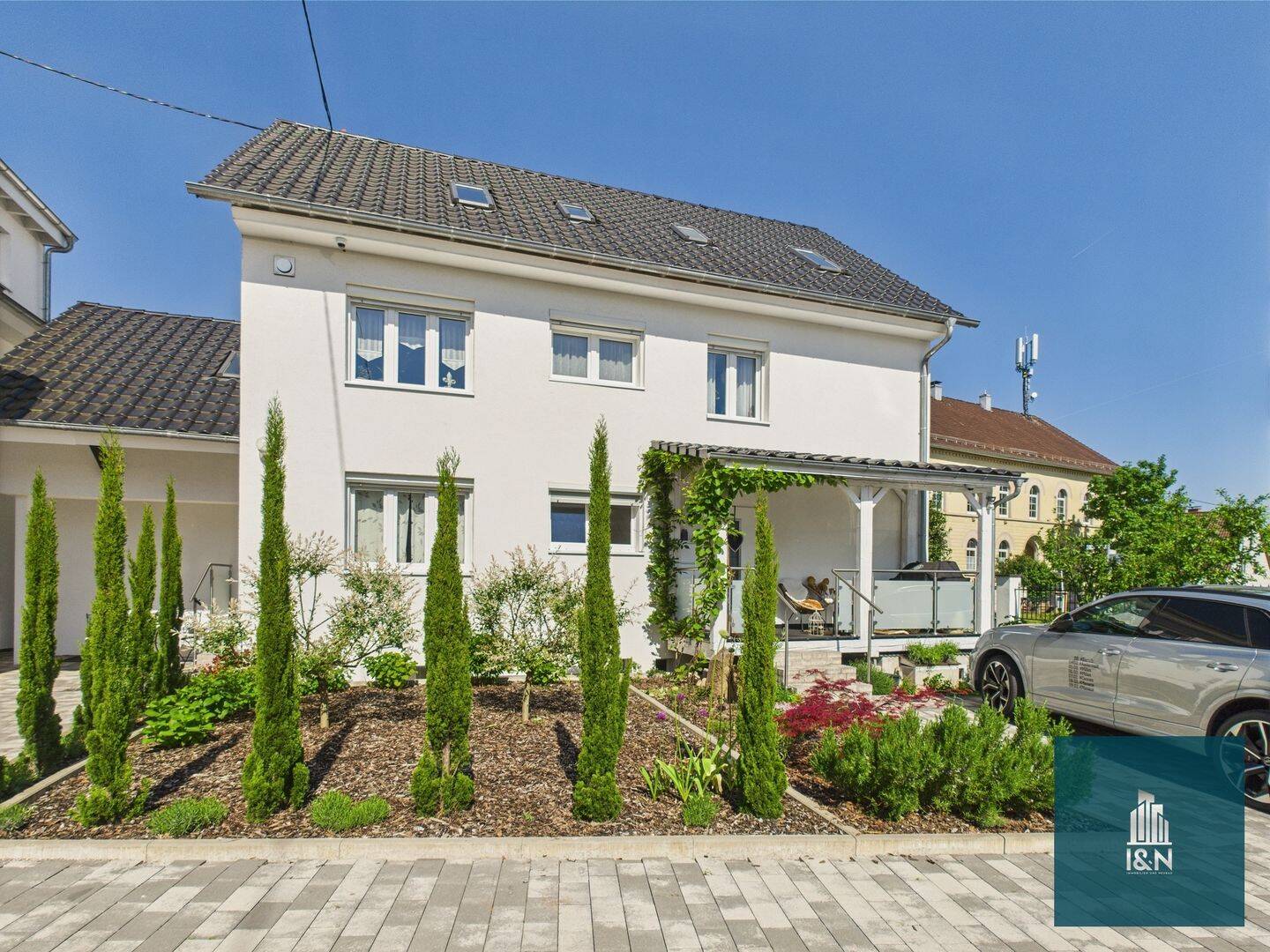 MEHRGENERATIONENHAUS - Kernsaniertes Haus mit zwei Wohnungen mit 12-Zimmern in Rotenfels – Gaggenau – Bild 1 von 9